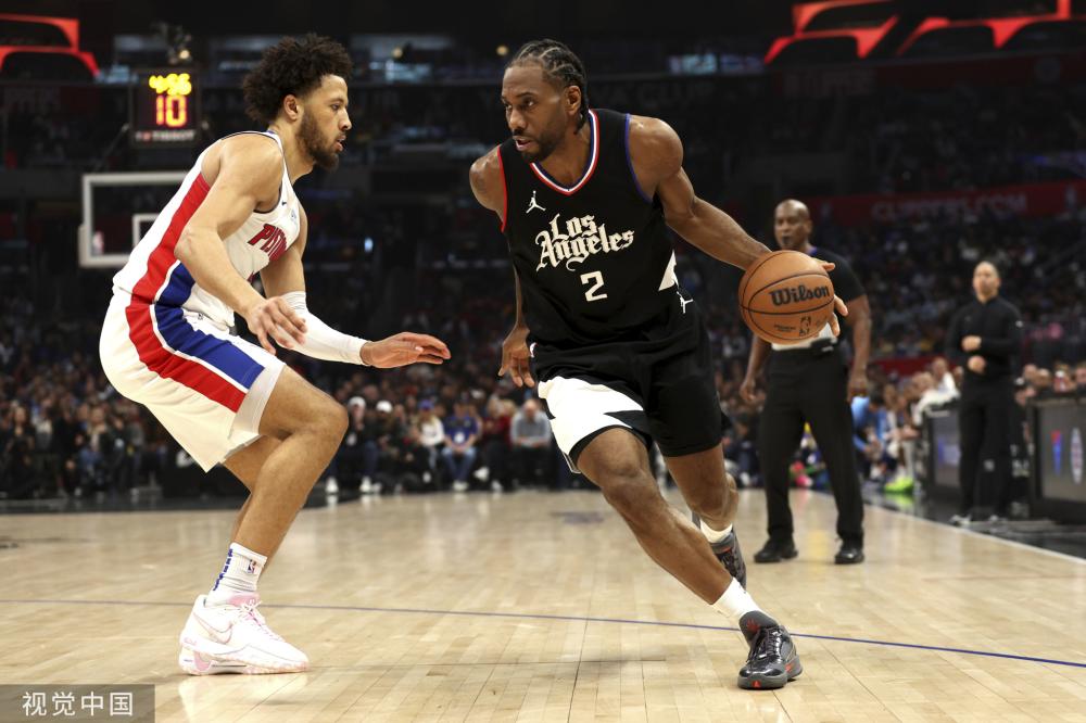 一位年轻的 一位年轻的